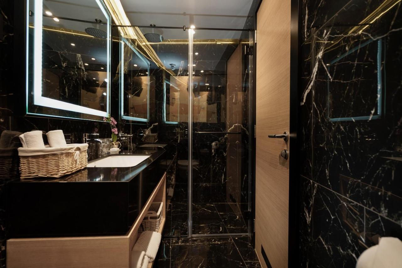 Maccani Black Luxury Suites Belgrado Exterior foto