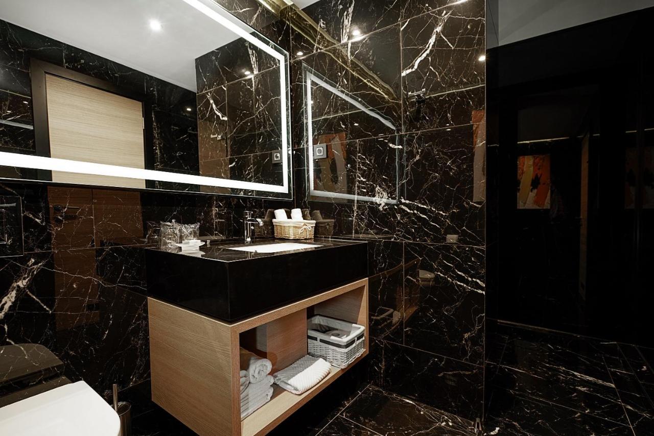 Maccani Black Luxury Suites Belgrado Exterior foto